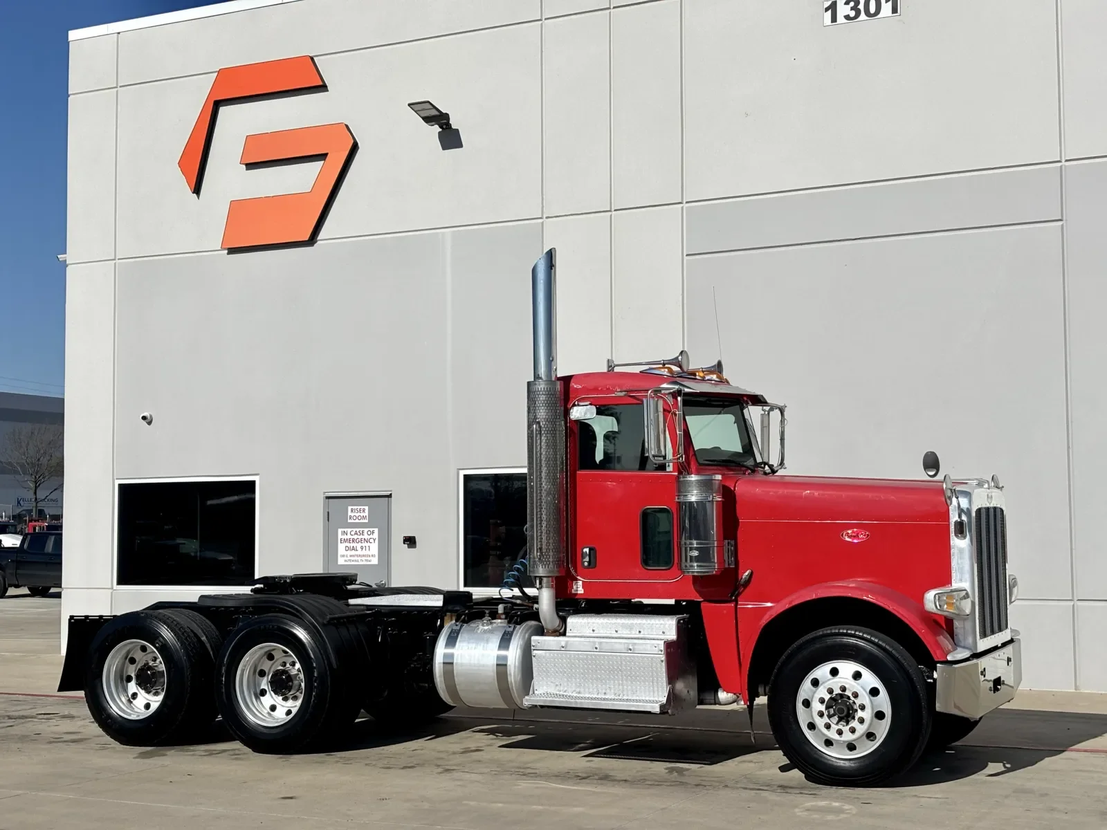 2012 Peterbilt 388 in Hutchins, TX