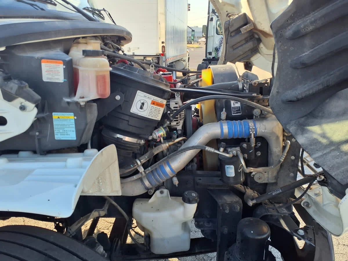 2018 Freightliner M2 106 in Fort Worth, TX — photo 11
