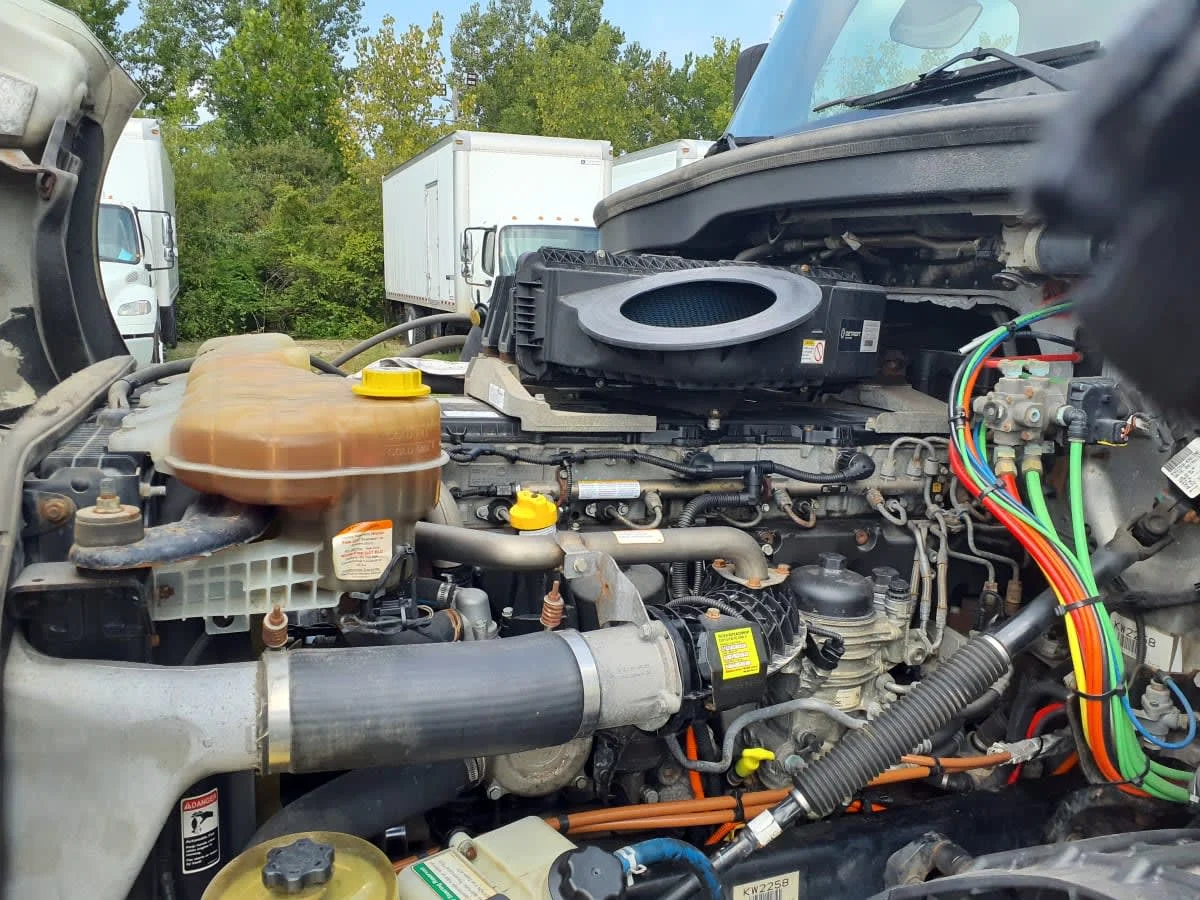 2019 Freightliner Cascadia in Indianapolis, IN — photo 9