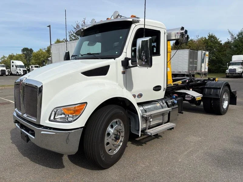 2025 Kenworth T380