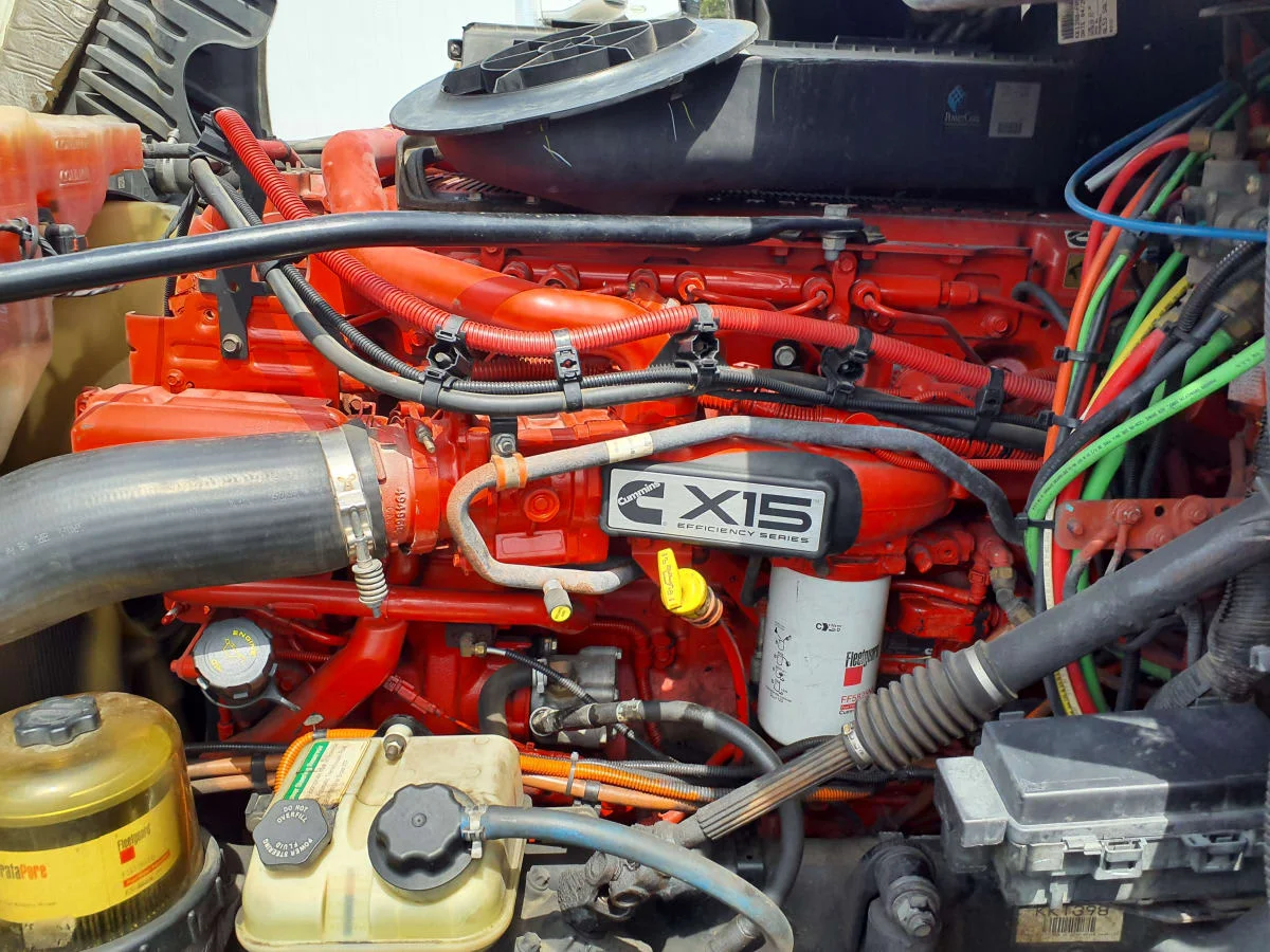 2019 Freightliner Cascadia - image 9