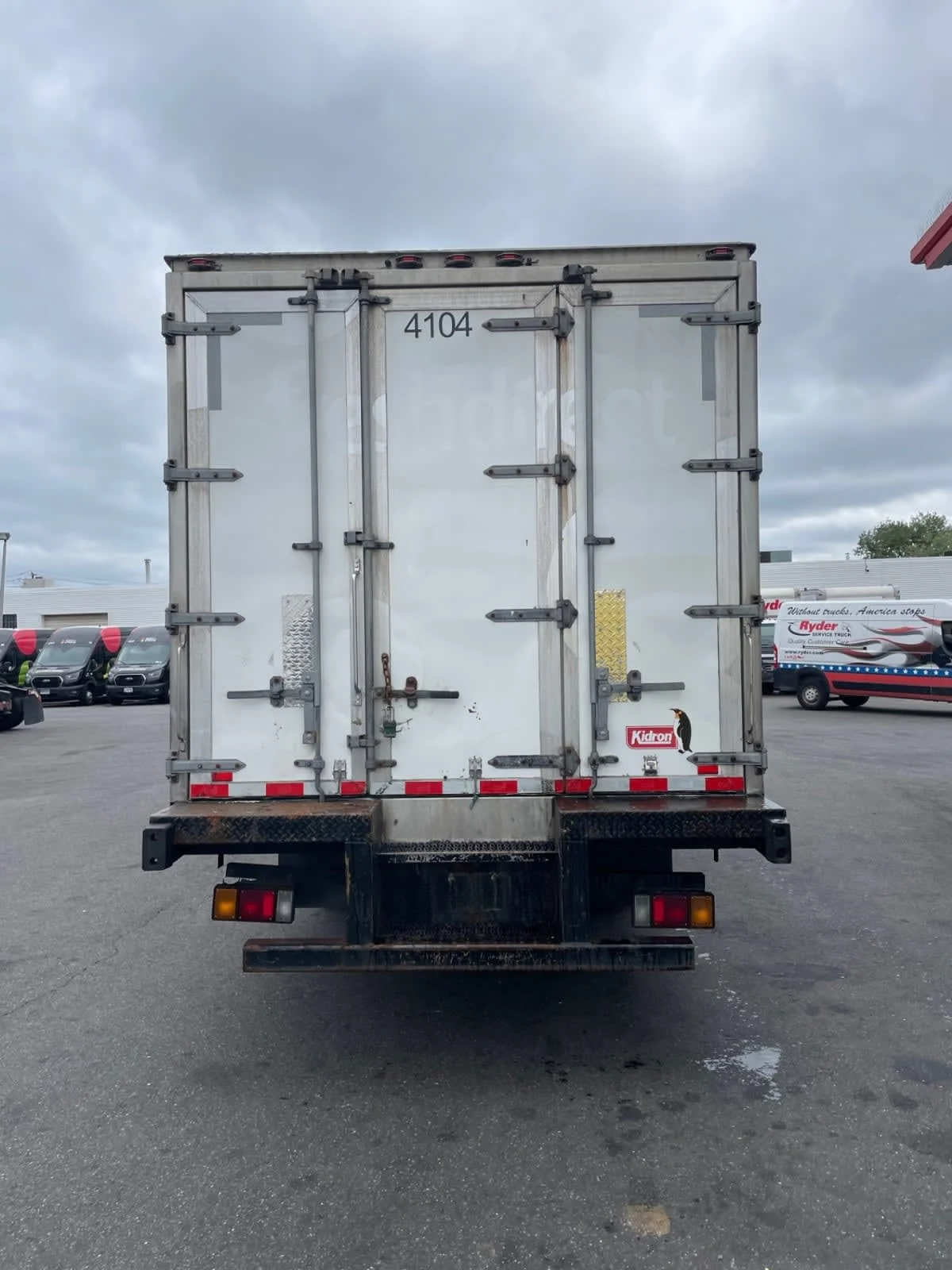 2019 Isuzu NQR in Farmingdale, NY — photo 5