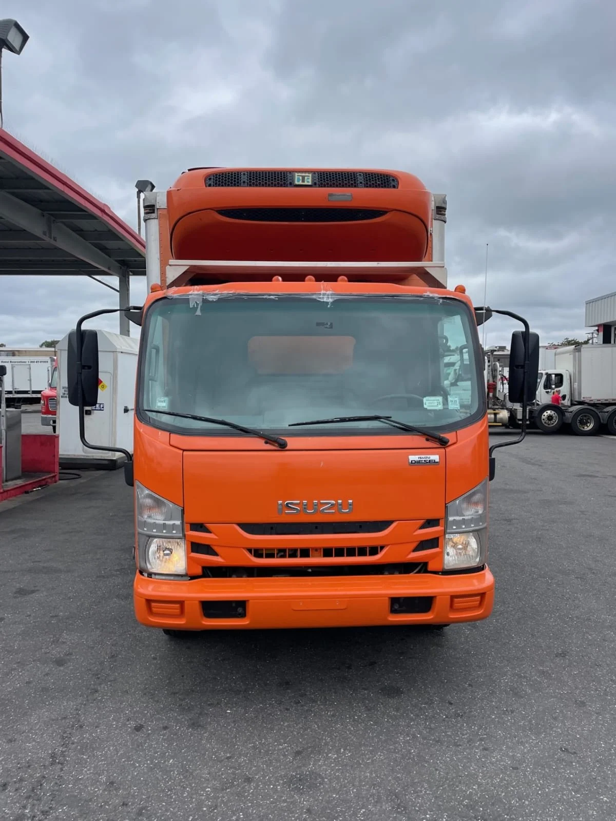 2019 Isuzu NQR in Farmingdale, NY — photo 2