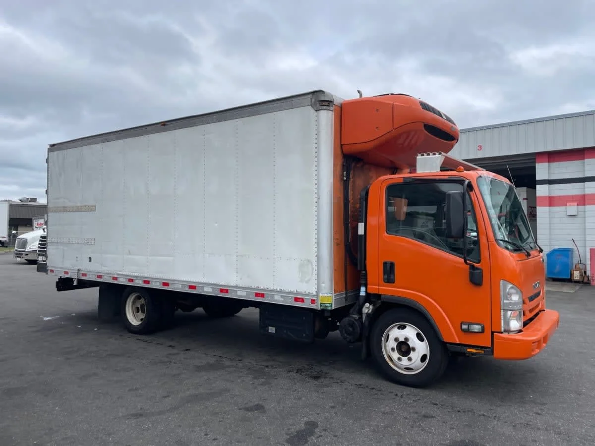 2019 Isuzu NQR in Farmingdale, NY — photo 3