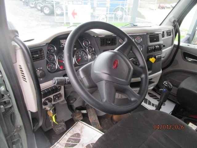 2020 Peterbilt 567 - image 14
