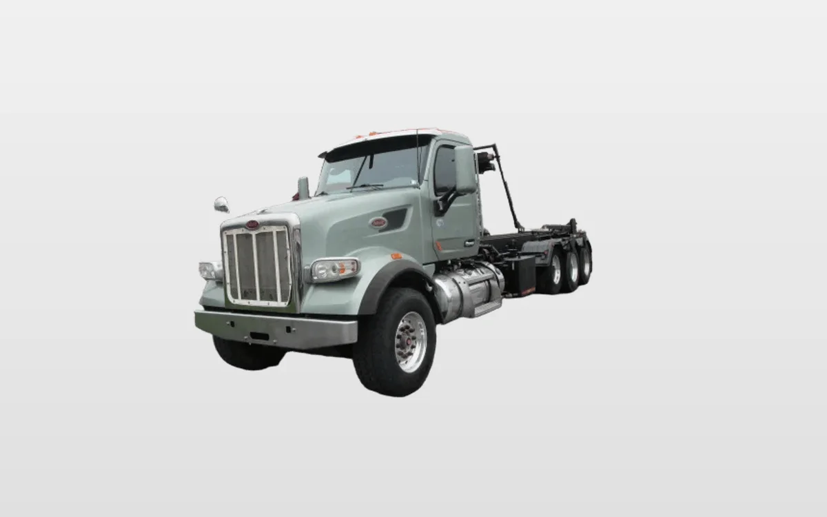 2020 Peterbilt 567 - image 1