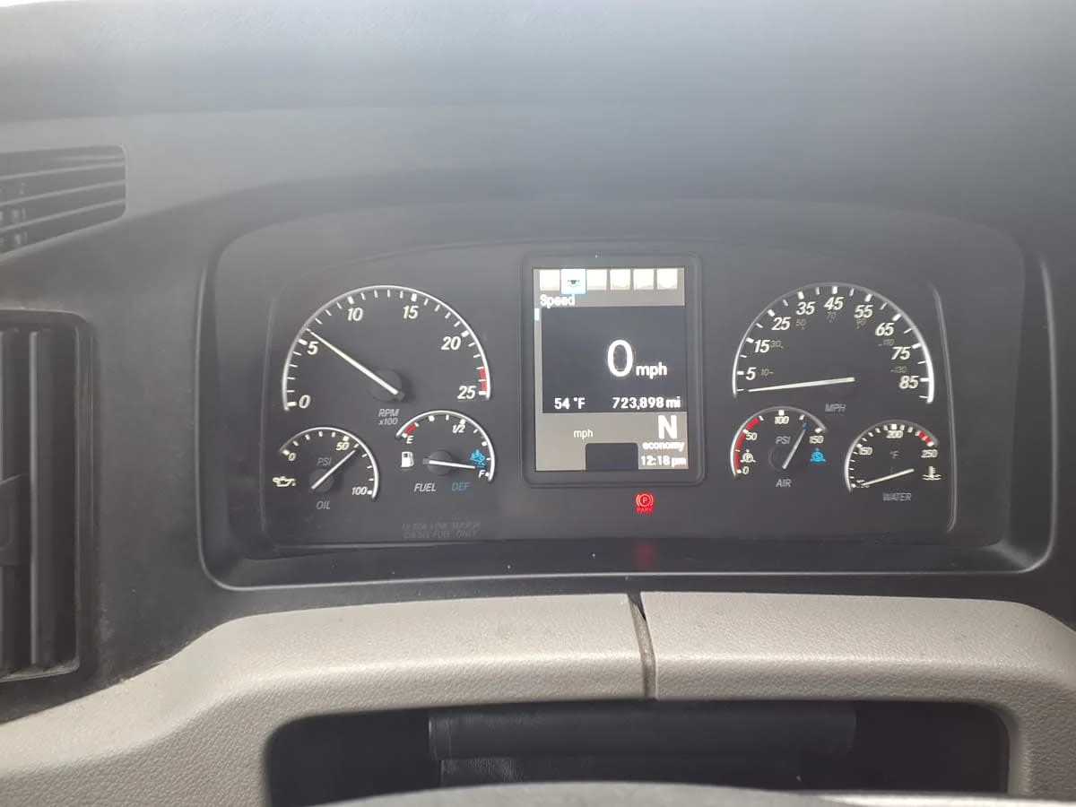 2021 Freightliner Cascadia - image 10