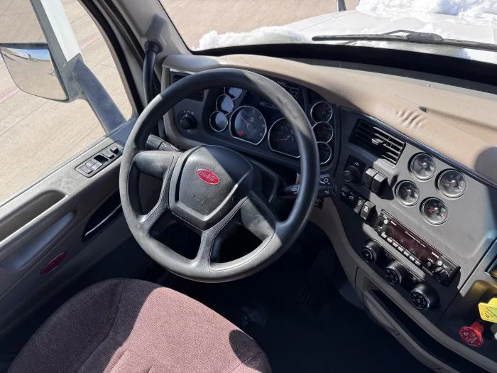 2022 Peterbilt 579 in Odessa, TX — photo 21