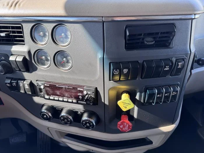 2022 Peterbilt 579 in Odessa, TX — photo 22
