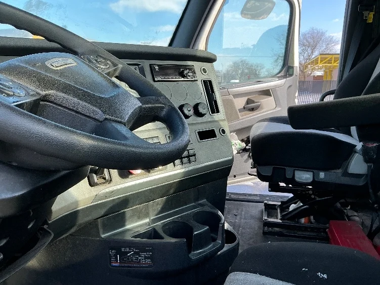 2019 Freightliner Cascadia in Melrose Park, IL — photo 10
