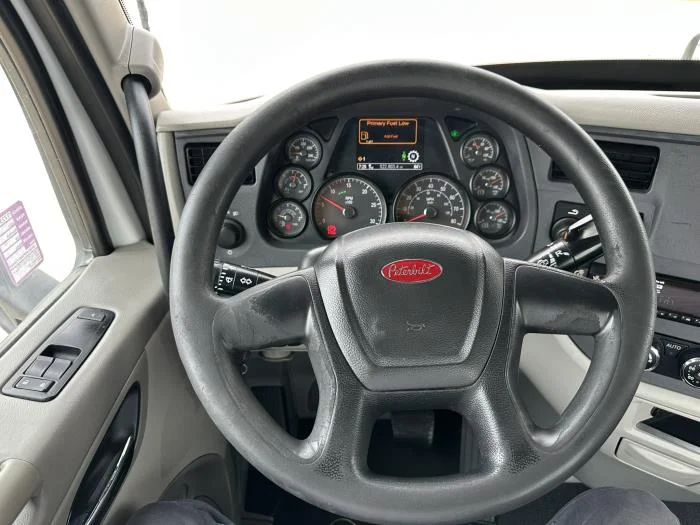 2021 Peterbilt 579 in Oklahoma City, OK — photo 16