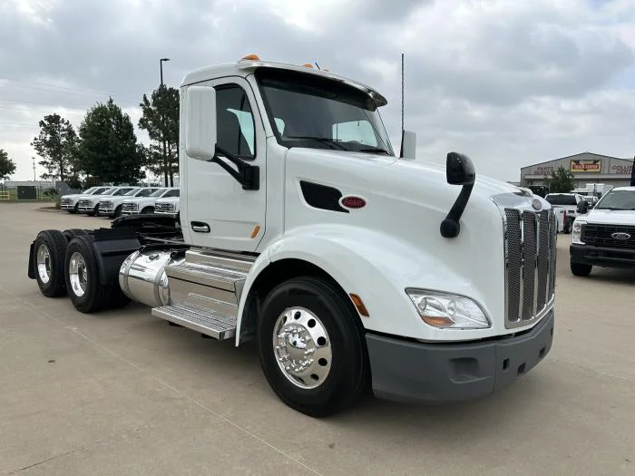 2021 Peterbilt 579 in Oklahoma City, OK — photo 4