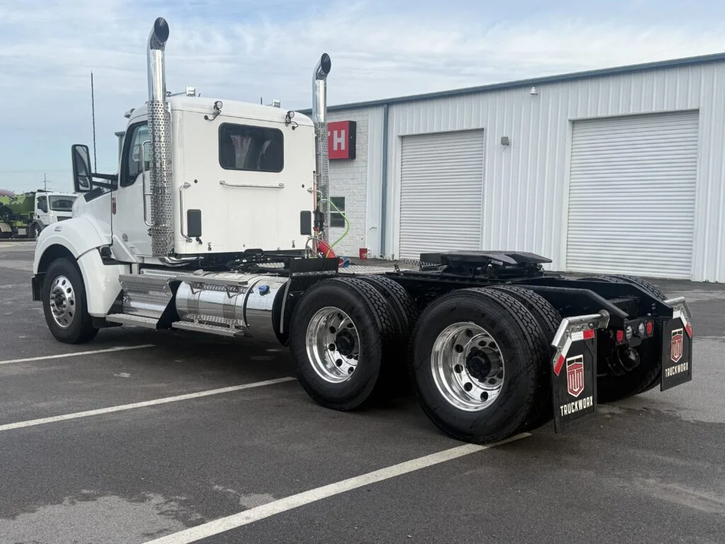 2027 Kenworth T880 in Jackson, MS — photo 7