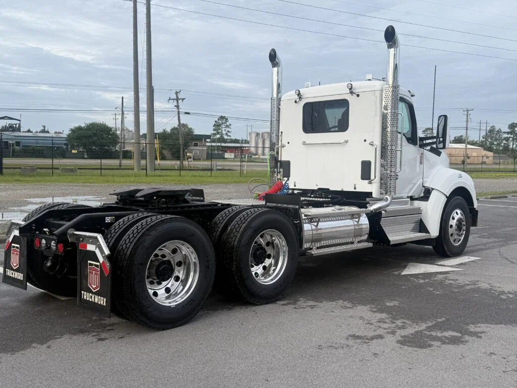 2027 Kenworth T880 in Jackson, MS — photo 6