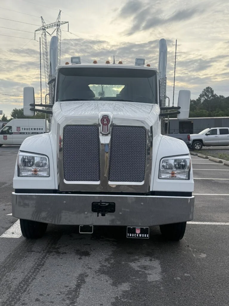 2027 Kenworth T880 in Jackson, MS — photo 5