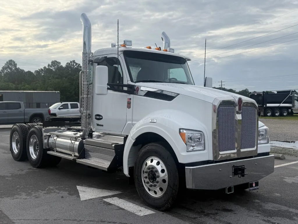 2027 Kenworth T880 in Jackson, MS — photo 2