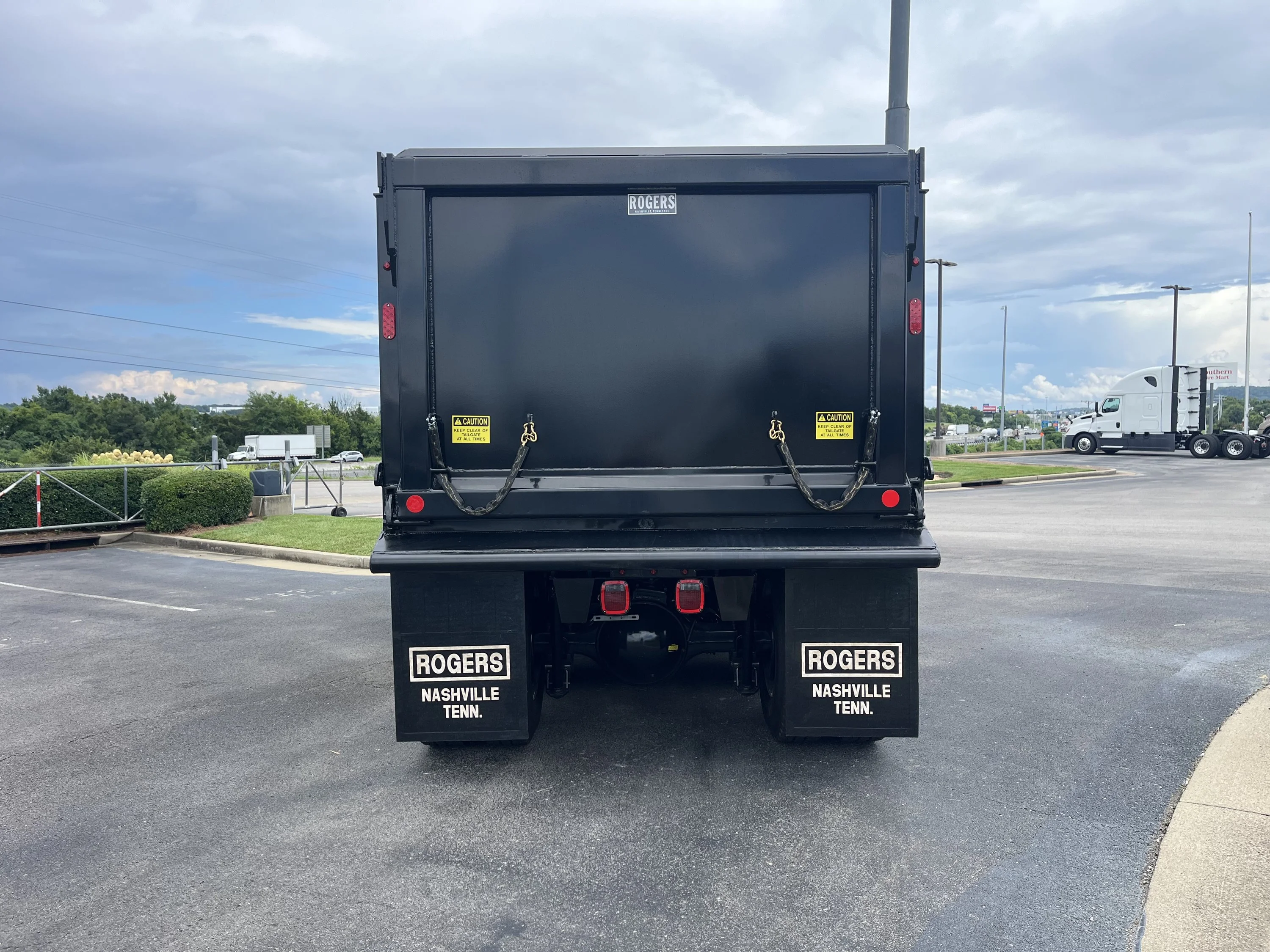 2026 Volvo VHD 300 in La Vergne — photo 4
