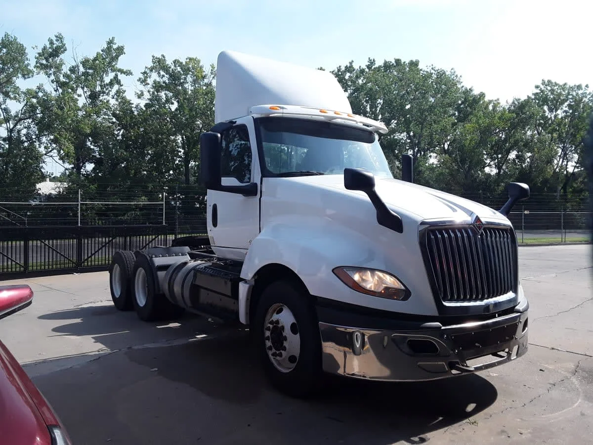 2020 International LT in Kansas City, MO — photo 3