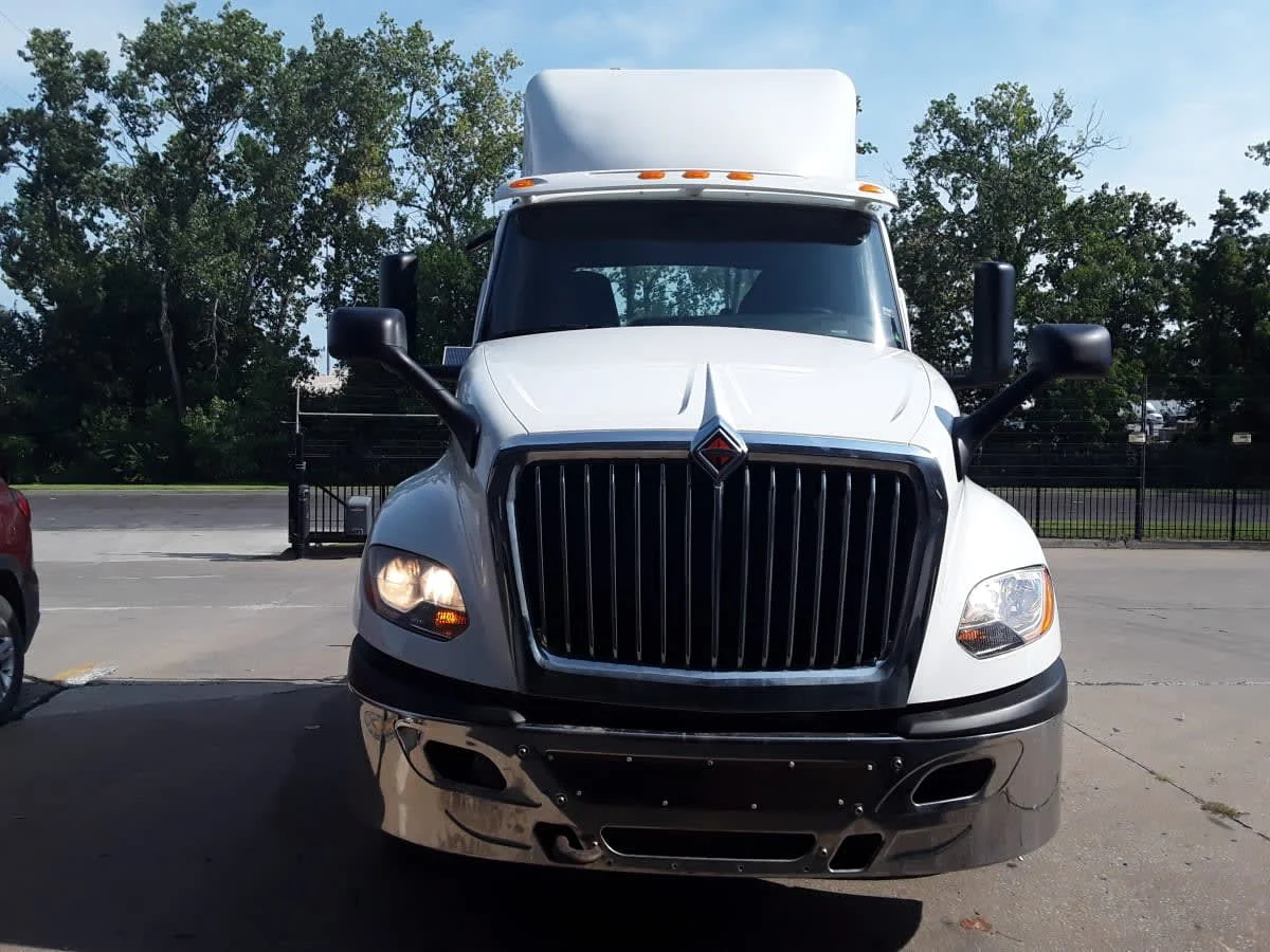 2020 International LT in Kansas City, MO — photo 2