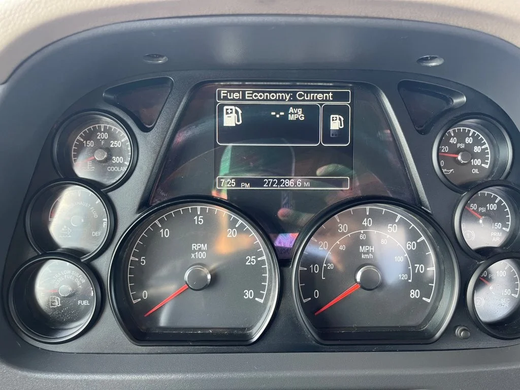 2020 Peterbilt 567 - image 11