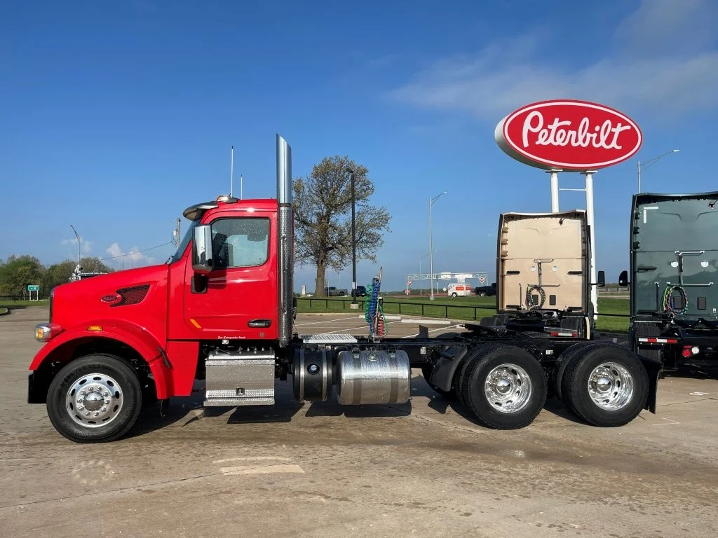 2020 Peterbilt 567 - image 2