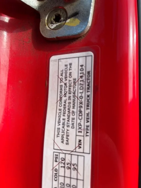 2020 Peterbilt 567 - image 13