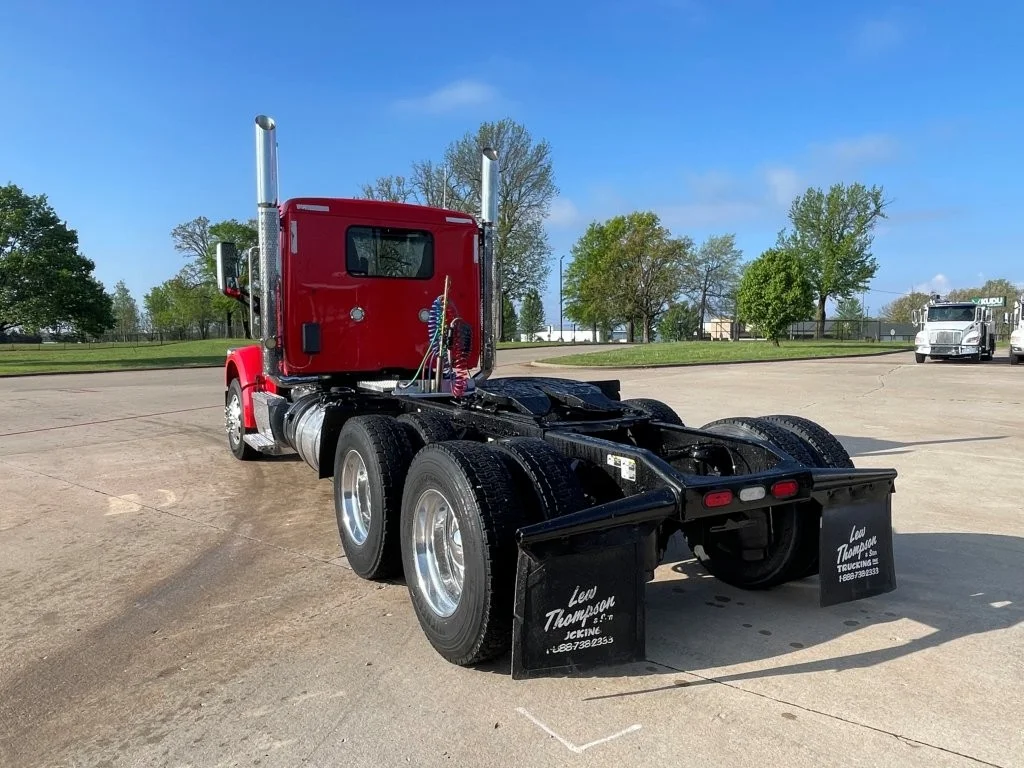 2020 Peterbilt 567 - image 3
