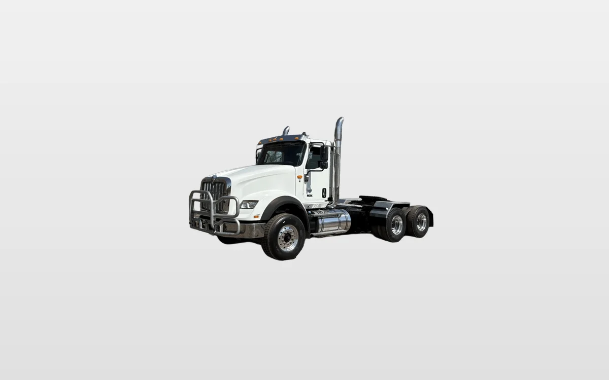 2019 International HX - image 1