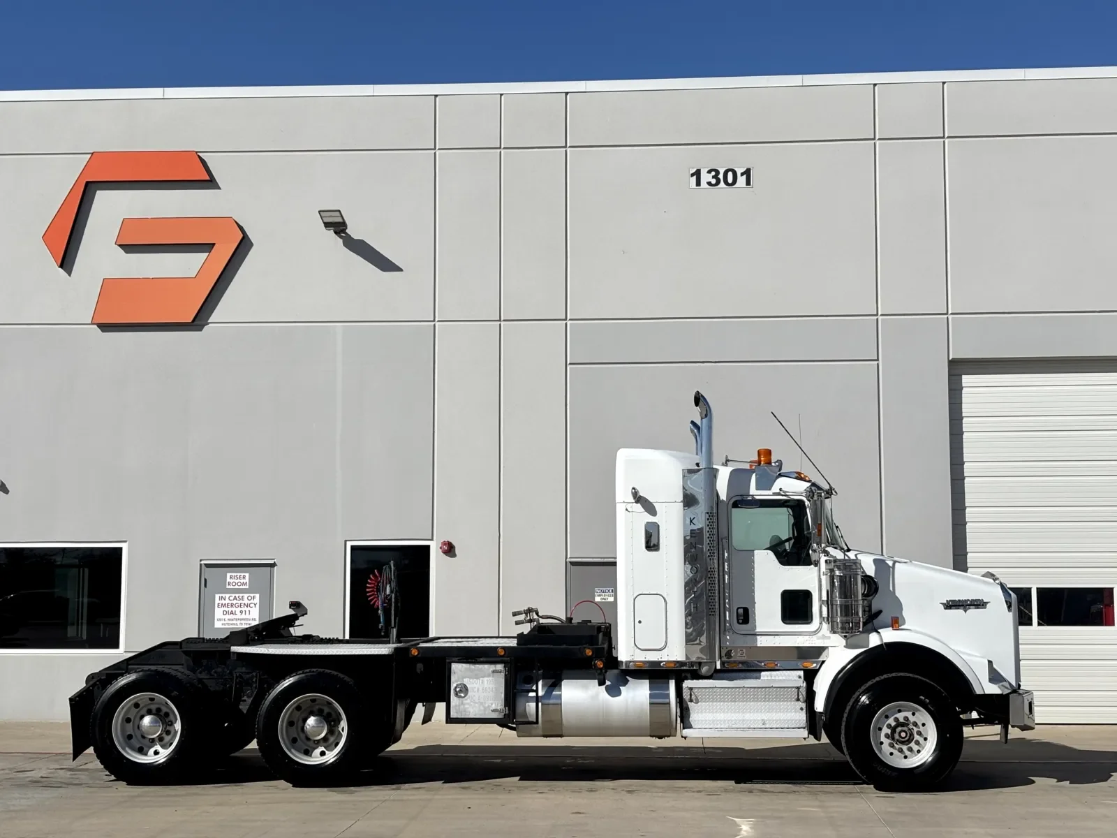 2009 Kenworth T800 - image 3