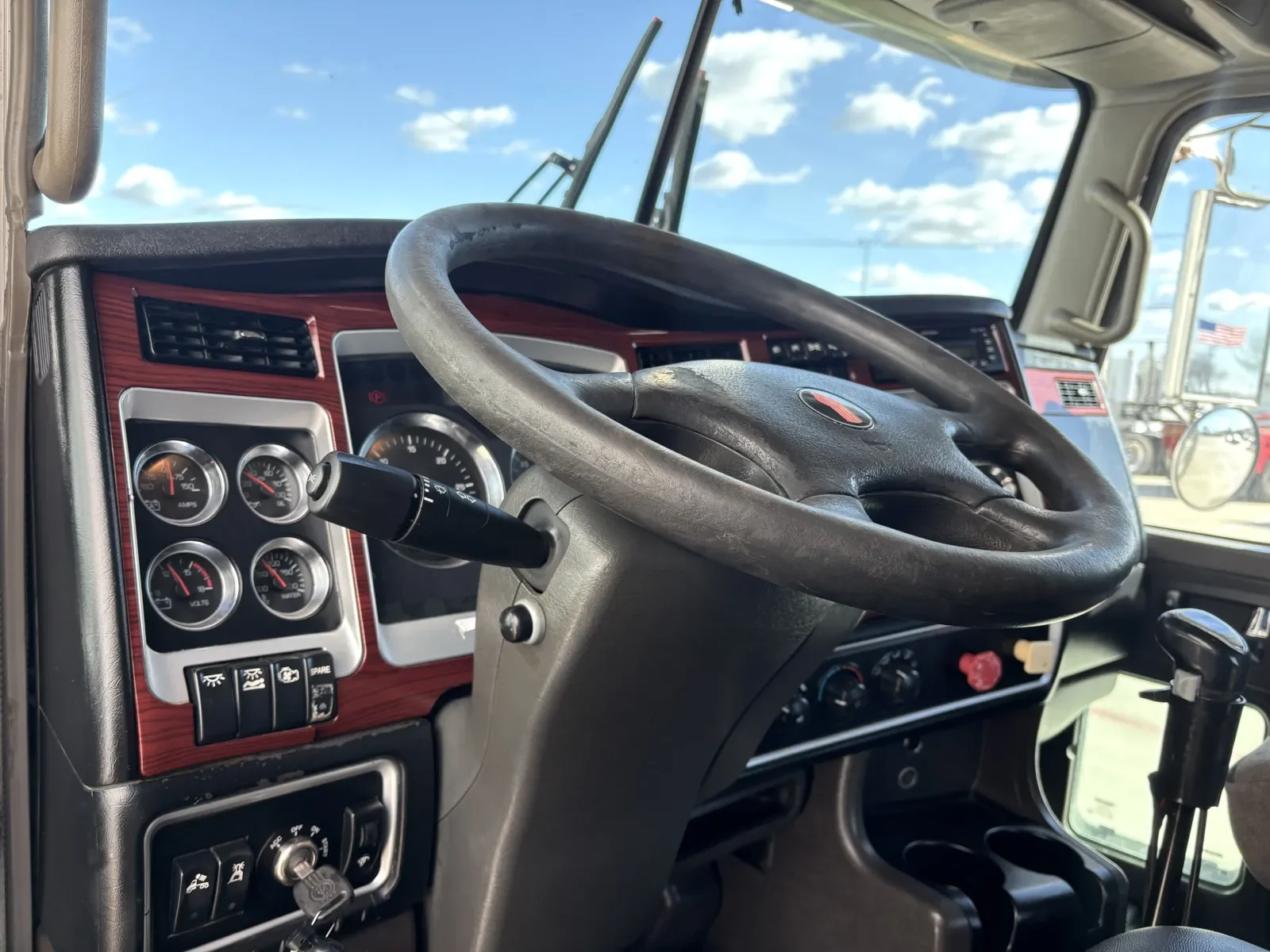 2009 Kenworth T800 - image 14