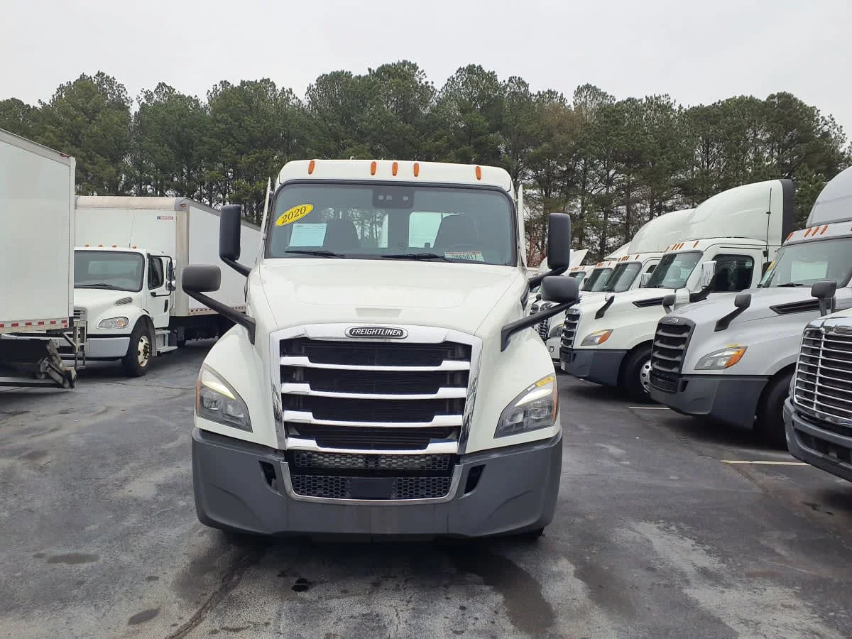 2020 Freightliner Cascadia in Atlanta, GA — photo 2