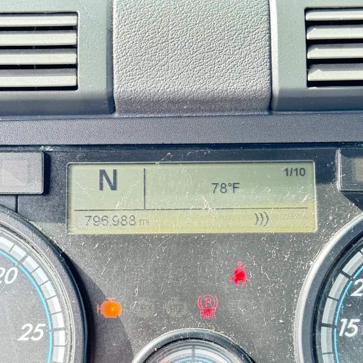 2019 Freightliner Cascadia - image 9