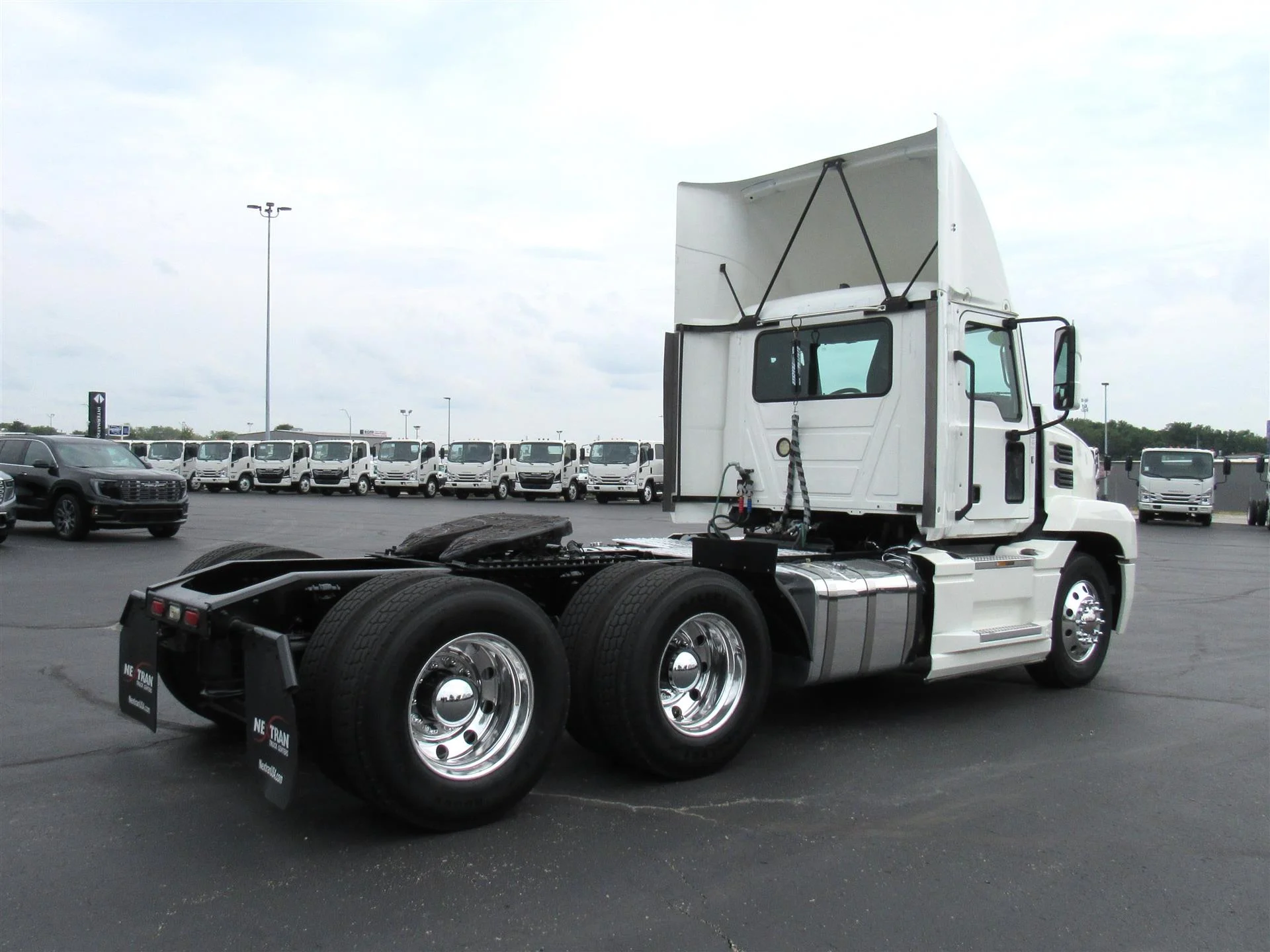 2020 Mack Anthem in Kansas City, MO — photo 6