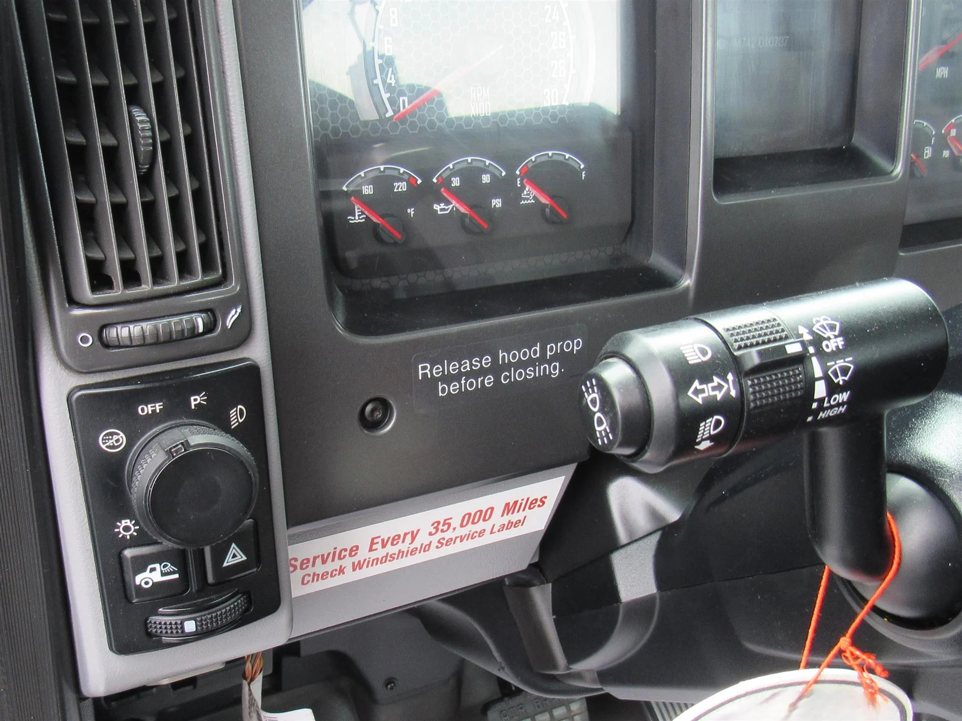 2020 Mack Anthem in Kansas City, MO — photo 13