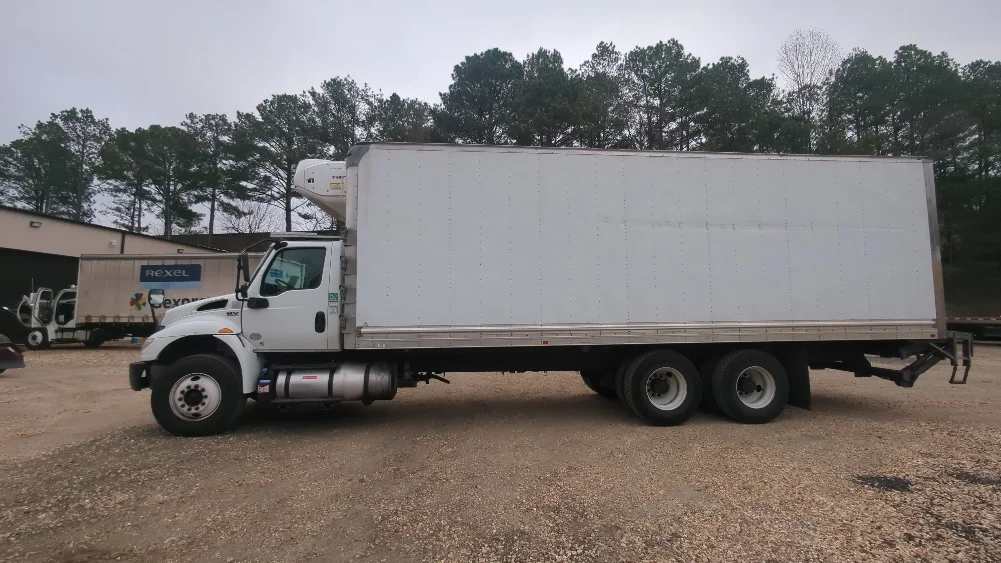 2021 International MV - image 4