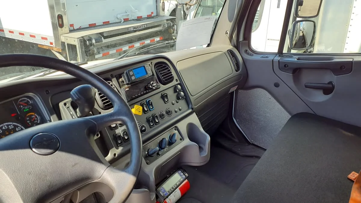 2019 Freightliner M2 106 in Bolingbrook, IL — photo 8