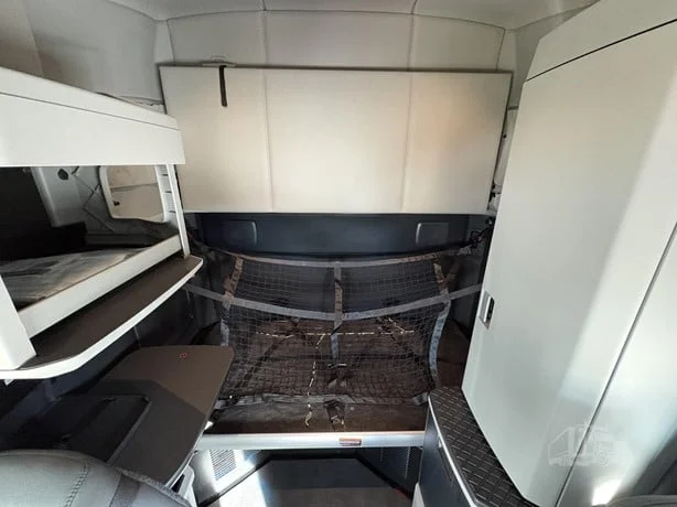 2023 Kenworth T680 - image 15