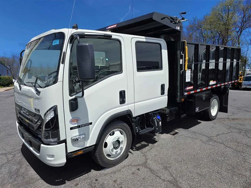 2025 Isuzu NRR
