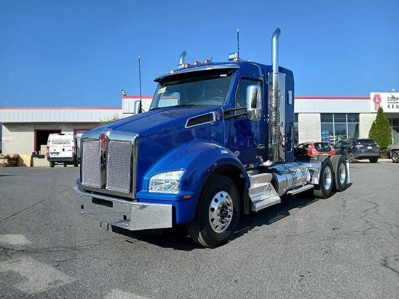 2025 Kenworth T880