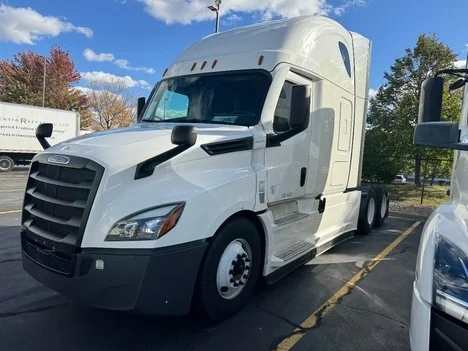 2022 Freightliner Cascadia in Chicago (Melrose Park), IL