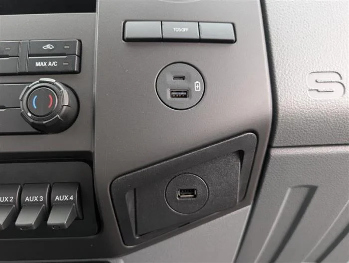 2027 Ford F-750 — photo 26