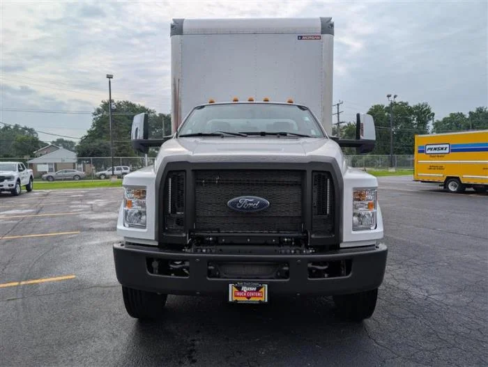 2027 Ford F-750 — photo 9