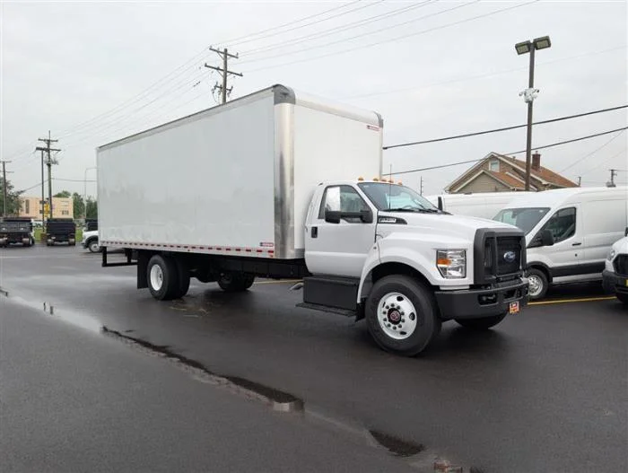 2027 Ford F-750 — photo 8