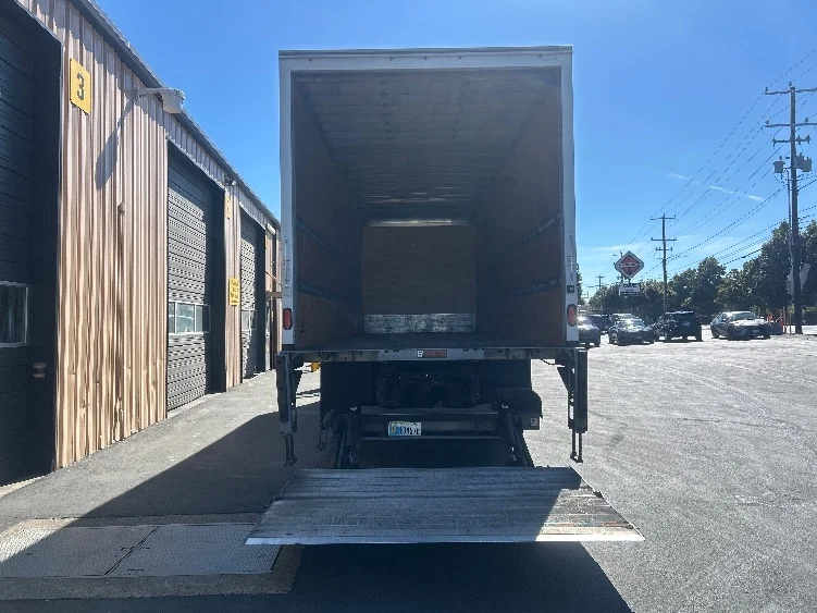 2022 Freightliner eM2 in Portland, OR — photo 9