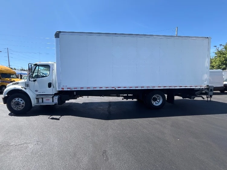 2022 Freightliner eM2 in Portland, OR — photo 4