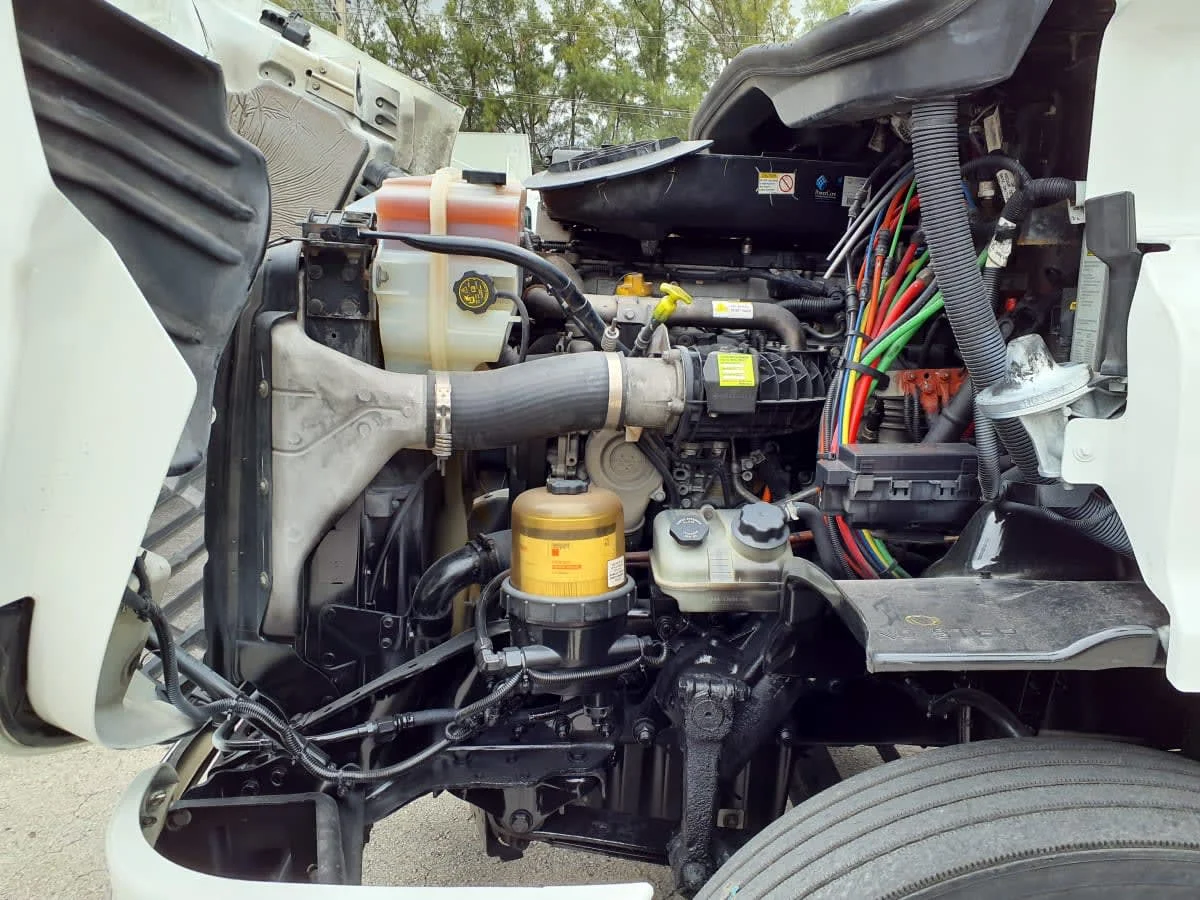 2018 Freightliner Cascadia in Miami, FL — photo 8