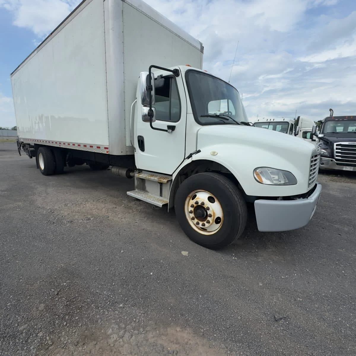 2020 Freightliner M2 106 - image 3