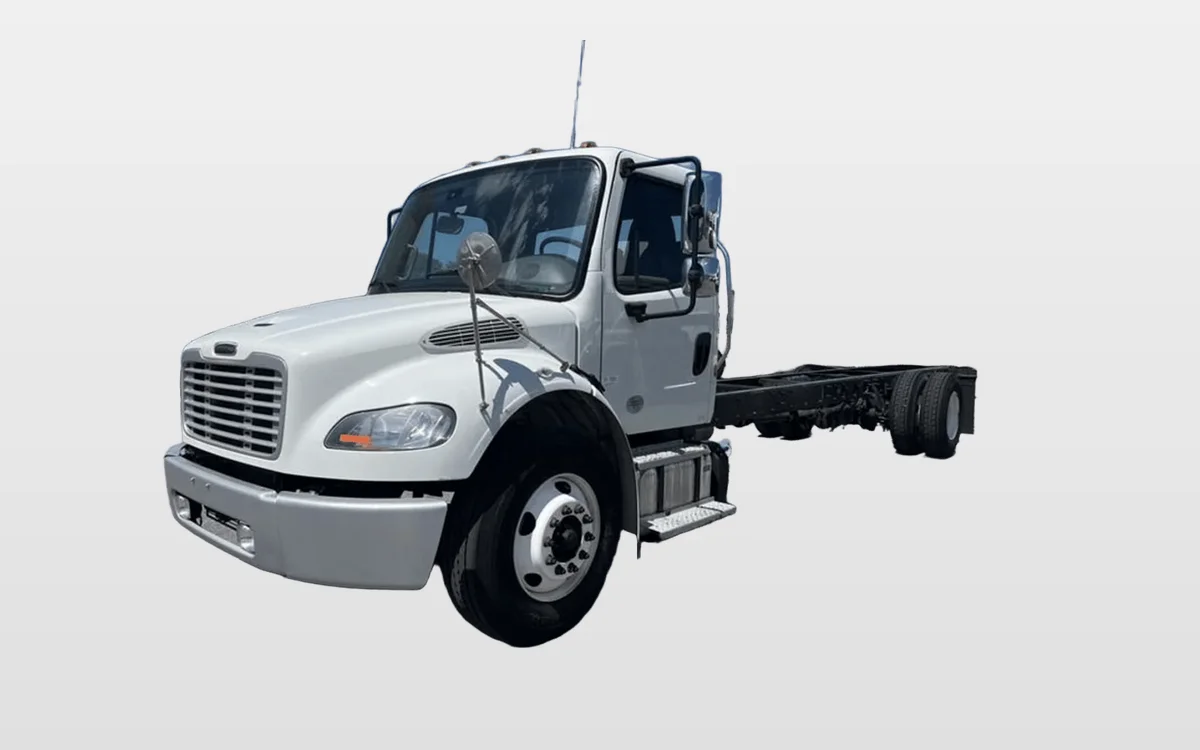 2020 Freightliner M2 106 - image 1