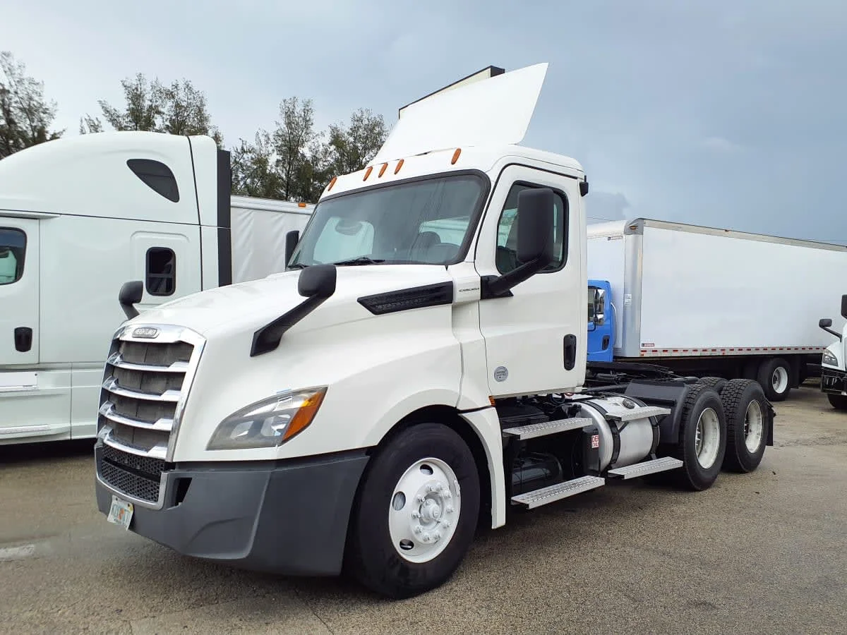 2019 Freightliner Cascadia in Miami, FL