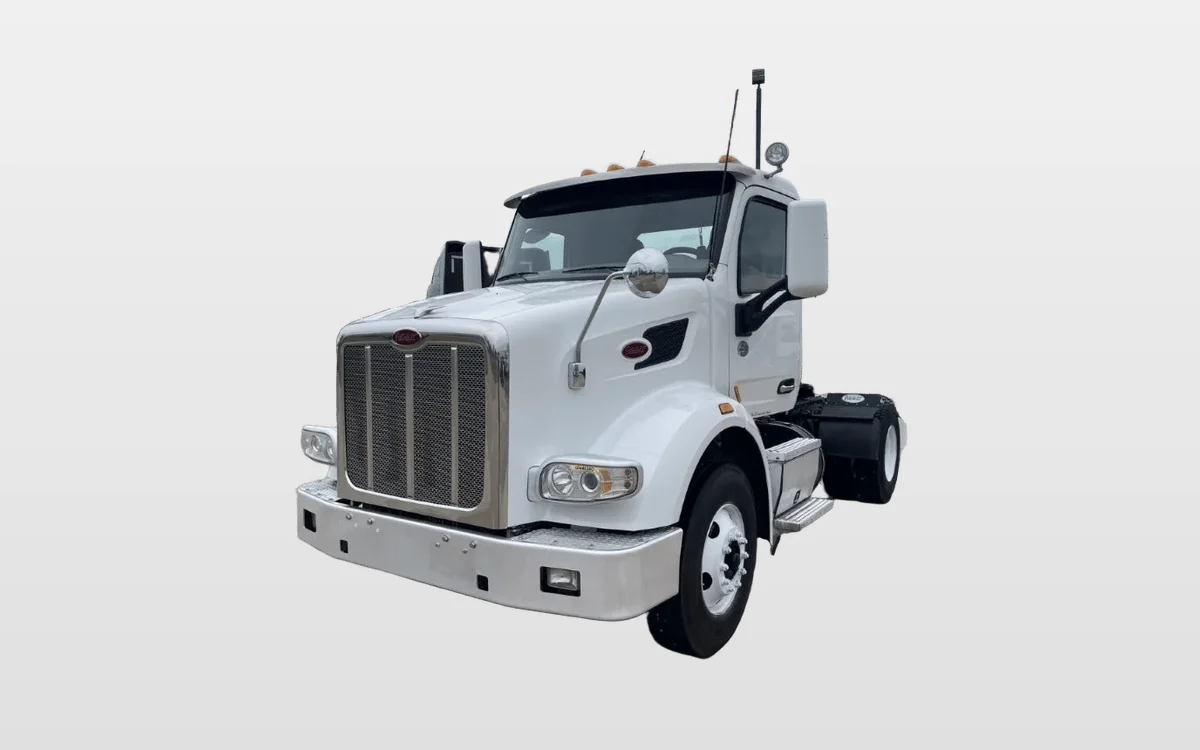 2020 Peterbilt 567 - image 1